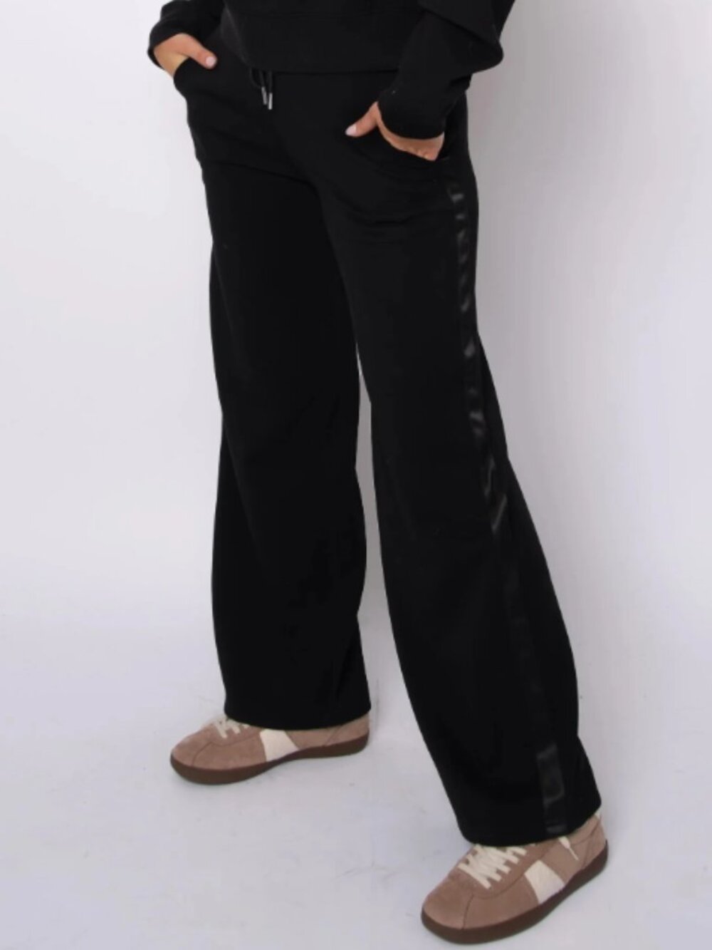NWT RD Style Erika Black Soft Knit Satin Trim Pants Size M
